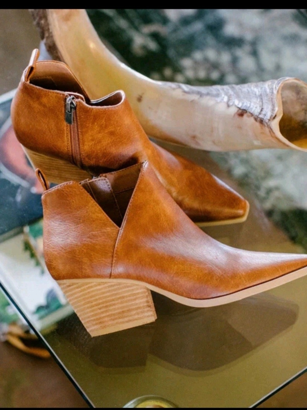 Yellow Box CAPRIANA CUT OUT BOOTIES SIZE 8.5